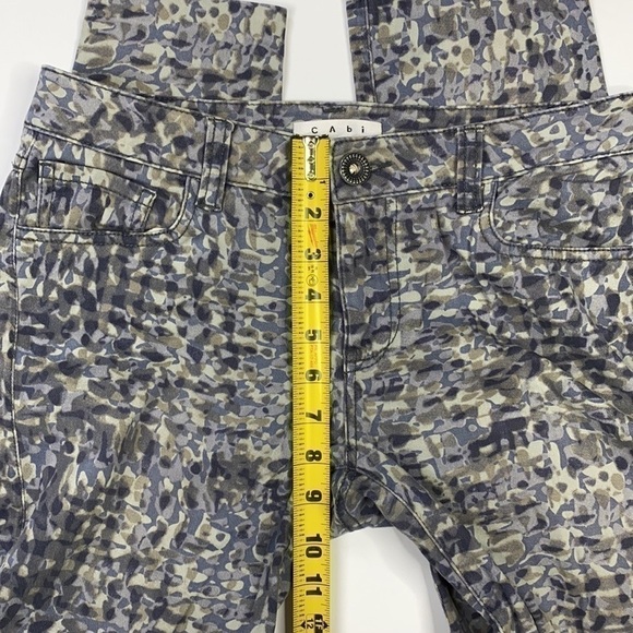 CABI #604 Gray Modern Camo Jeggings Jeans Side 4 - Picture 7 of 12